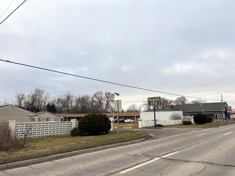 Super Inn (Dort Motel) - January 2023 Photo (newer photo)